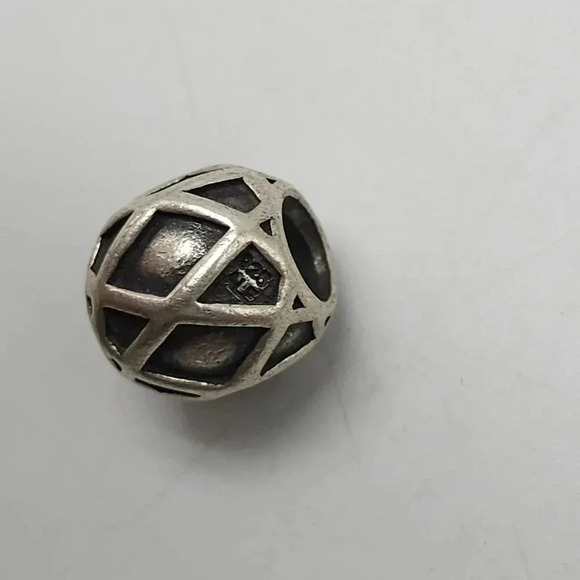 Sterling Silver Pandora Harlequin Criss Cross Charm Bead 1/2" Diameter - Picture 4 of 5